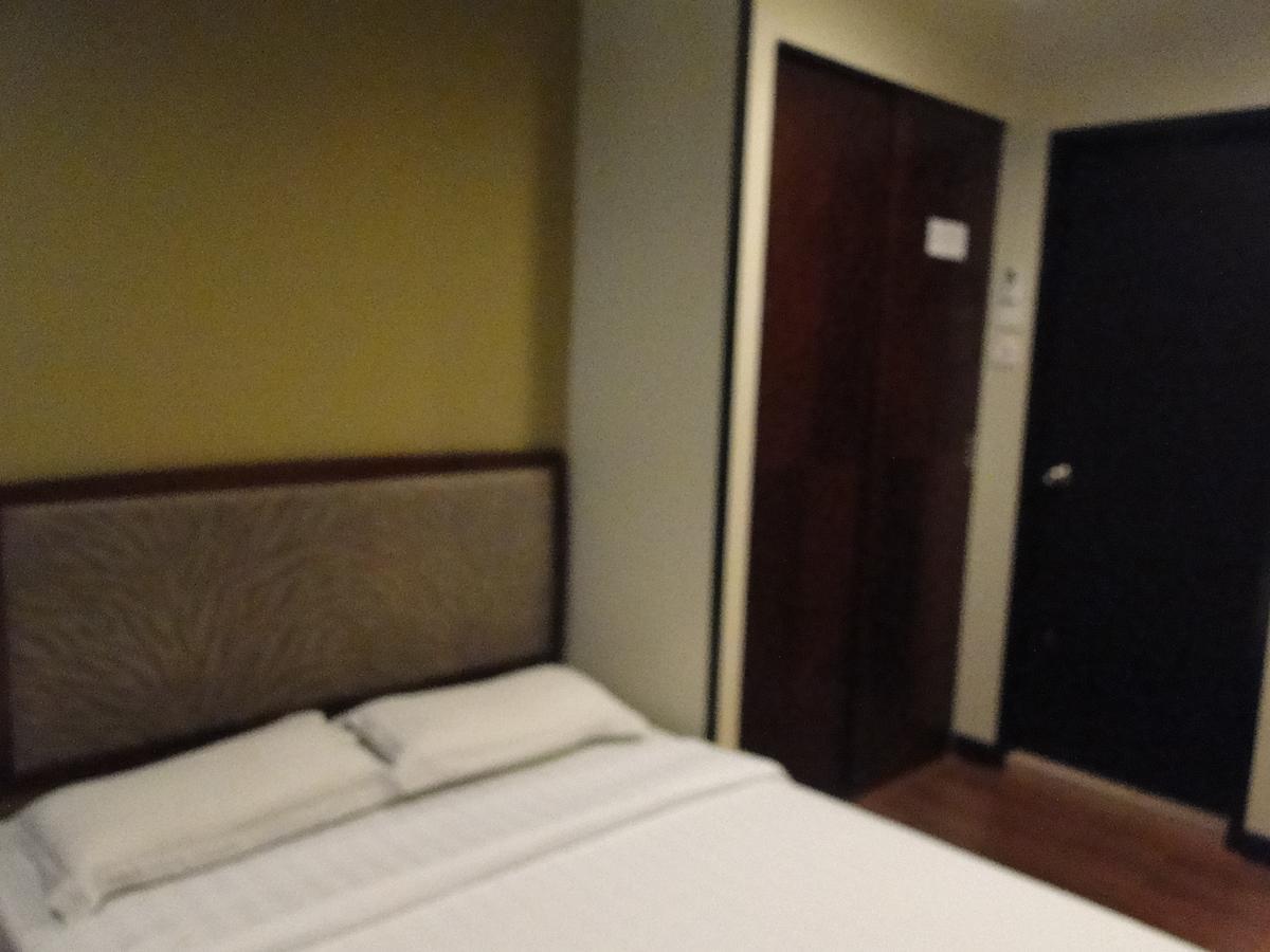 Hotel Sadong88 Kota Kinabalu Exterior foto