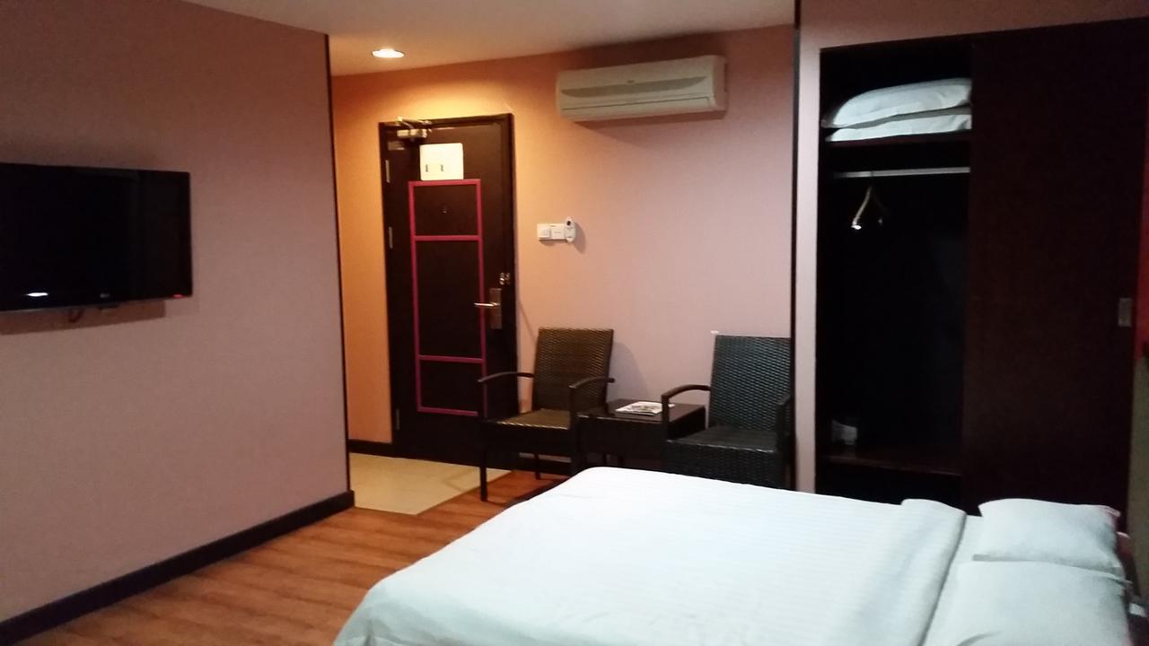 Hotel Sadong88 Kota Kinabalu Exterior foto